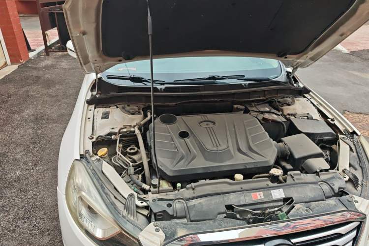 Used Bestune B70 2014 2.0L automatic comfort version Engine Bay Right
