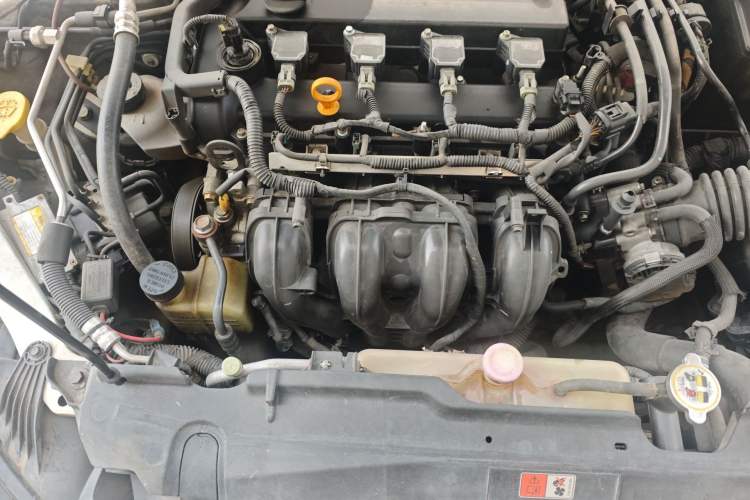 Used Bestune B70 2014 2.0L automatic luxury version Engine Bay Right