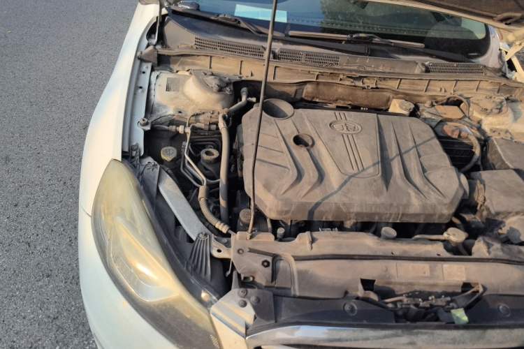 Used Bestune B70 2014 2.0L automatic comfort version Engine Bay Right