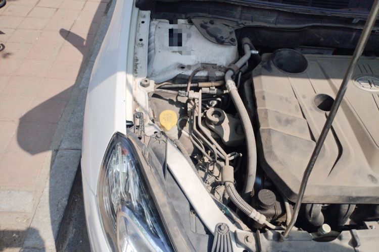 Used Bestune B70 2014 2.0L manual luxury version Engine Bay Right