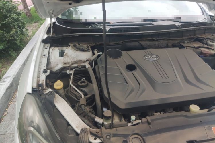 Used Bestune B70 2014 2.0L automatic comfort version Engine Bay Right
