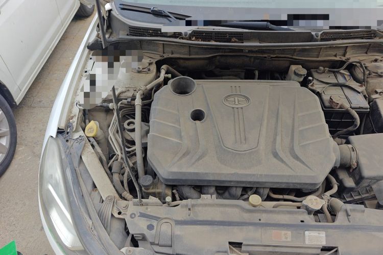 Used Bestune B70 2014 2.0L automatic luxury version Engine Bay Right