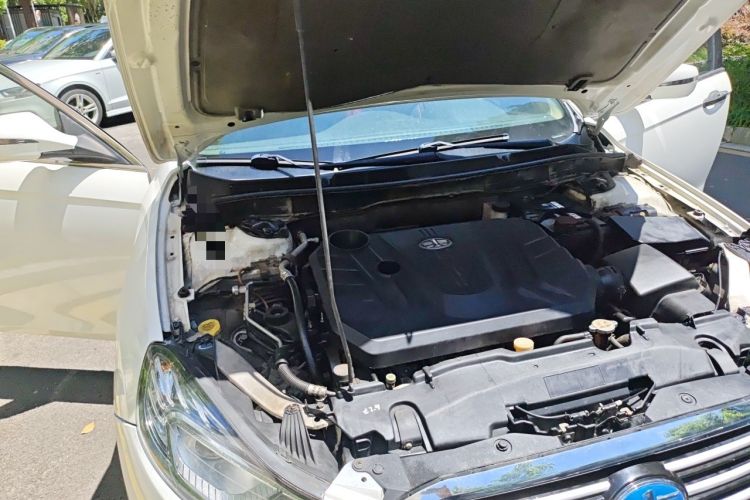 Used Bestune B70 2014 2.0L automatic comfort version Engine Bay Right