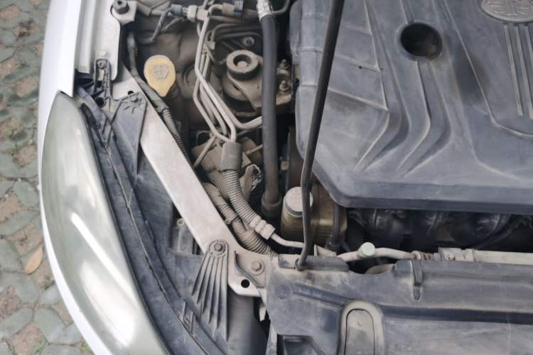 Used Bestune B70 2014 2.0L automatic comfort version Engine Bay Right