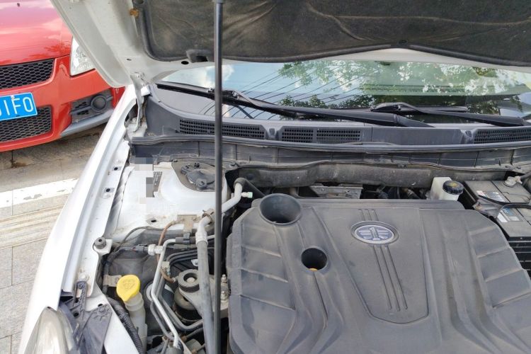Used Bestune B70 2014 2.0L automatic luxury version Engine Bay Right