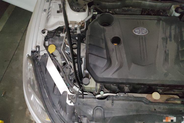 Used Bestune B70 2014 2.0L automatic luxury version Engine Bay Right