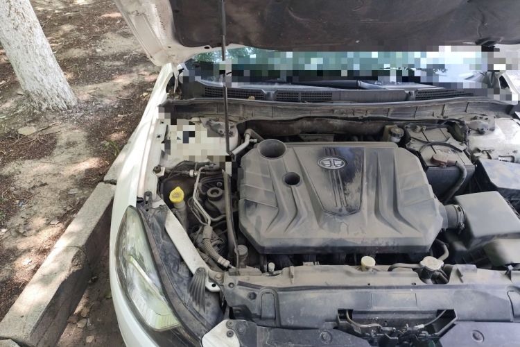 Used Bestune B70 2014 2.0L automatic comfort version Engine Bay Right