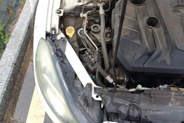 Used Bestune B70 2014 2.0L manual luxury version Engine Bay Right