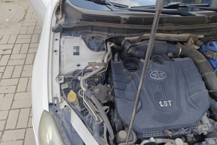 Used Bestune B70 2014 1.8T Automatic Sport Premium Edition Engine Bay Right