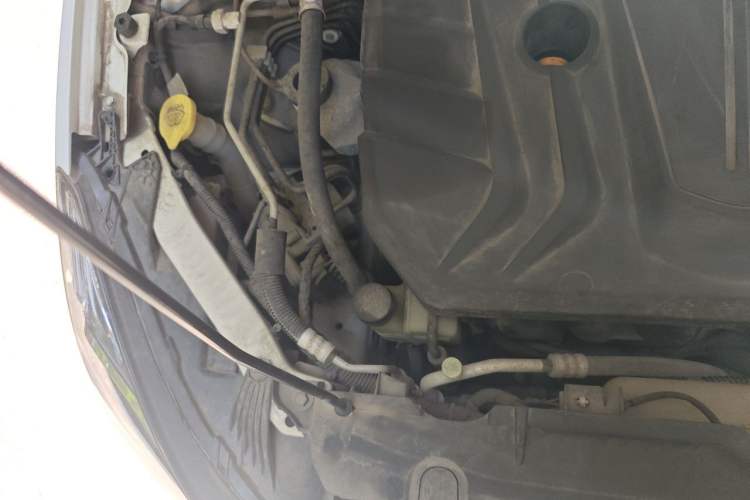 Used Bestune B70 2014 2.0L automatic comfort version Engine Bay Right