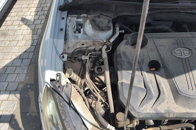 Used Bestune B70 2014 2.0L automatic comfort version Engine Bay Right