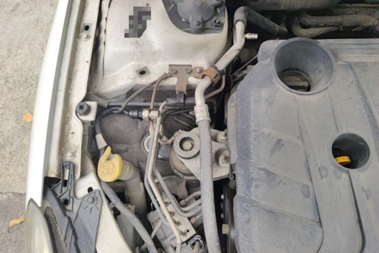 Used Bestune B70 2014 2.0L automatic comfort version Engine Bay Right