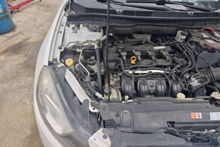 Used Bestune B70 2014 2.0L automatic luxury version Engine Bay Right
