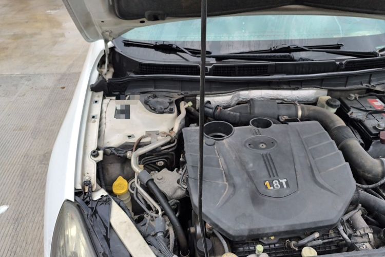 Used Bestune B70 2014 1.8T Automatic Sport Luxury Model Engine Bay Right