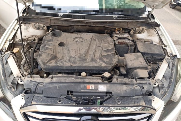 Used Bestune B70 2014 2.0L manual luxury version Engine Bay