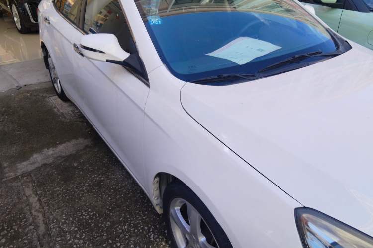 Used Bestune B70 2014 2.0L automatic comfort version Front Right 45 Deg