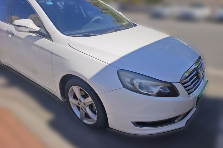 Used Bestune B70 2014 2.0L automatic comfort version Front Right 45 Deg