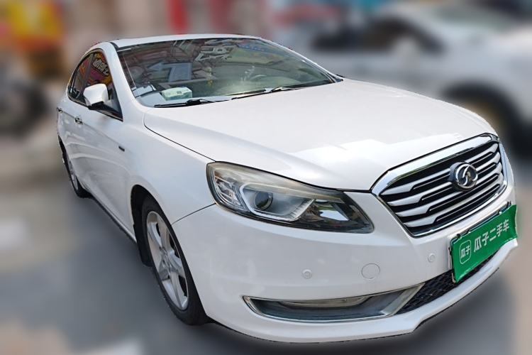 Used Bestune B70 2014 2.0L manual luxury version Front Right 45 Deg