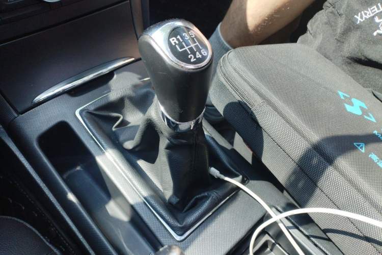 Used Bestune B70 2014 2.0L manual luxury version Gear Lever