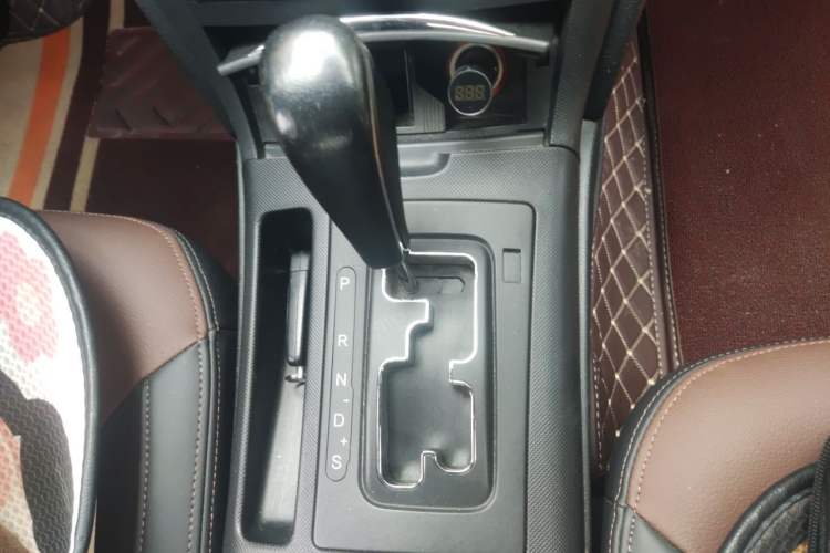 Used Bestune B70 2014 2.0L automatic comfort version Gear Lever