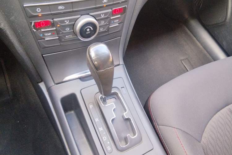 Used Bestune B70 2014 2.0L automatic comfort version Gear Lever