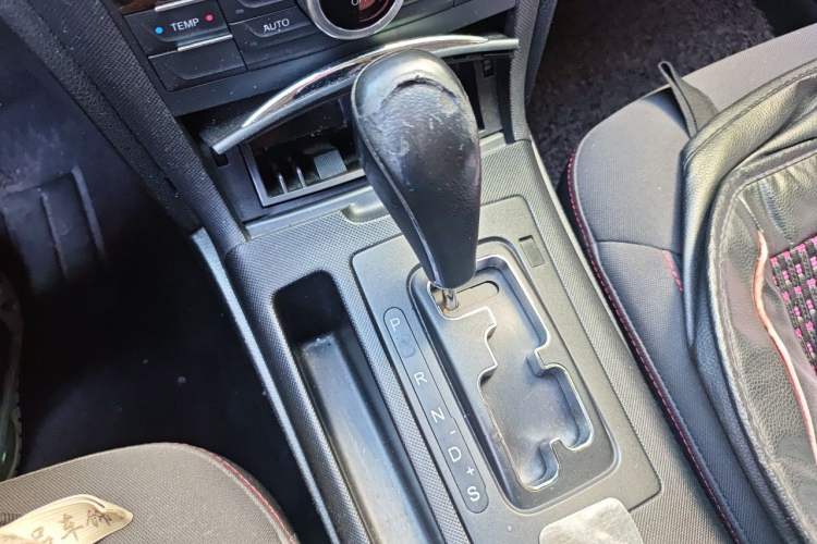 Used Bestune B70 2014 2.0L automatic comfort version Gear Lever