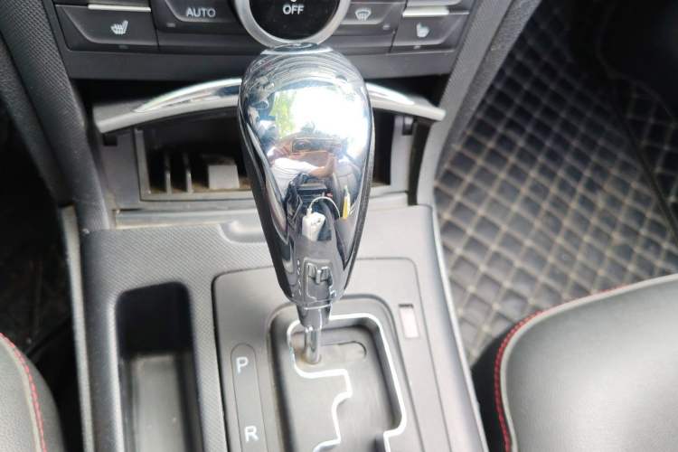 Used Bestune B70 2014 2.0L automatic luxury version Gear Lever
