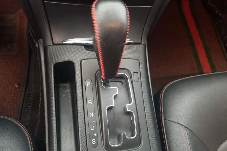 Used Bestune B70 2014 2.0L automatic luxury version Gear Lever