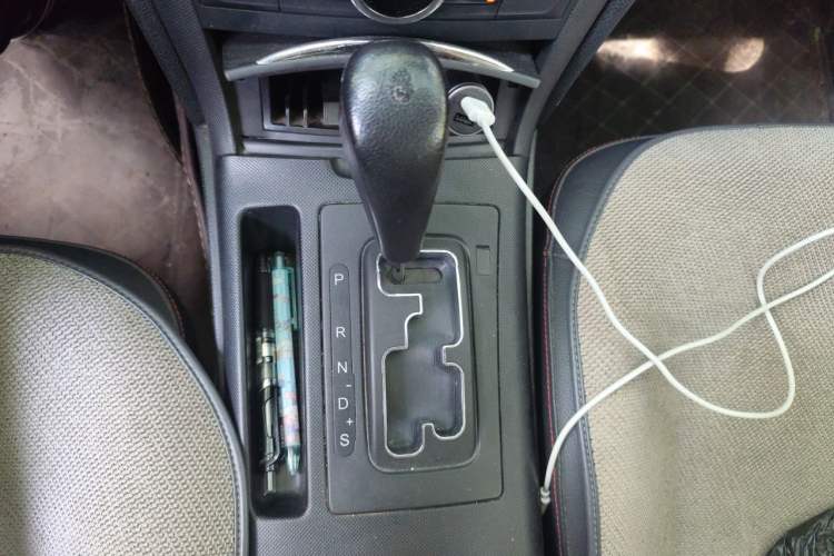 Used Bestune B70 2014 2.0L automatic comfort version Gear Lever