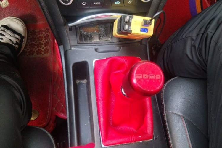 Used Bestune B70 2014 2.0L manual luxury version Gear Lever
