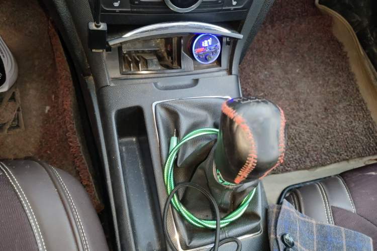 Used Bestune B70 2014 2.0L manual luxury version Gear Lever