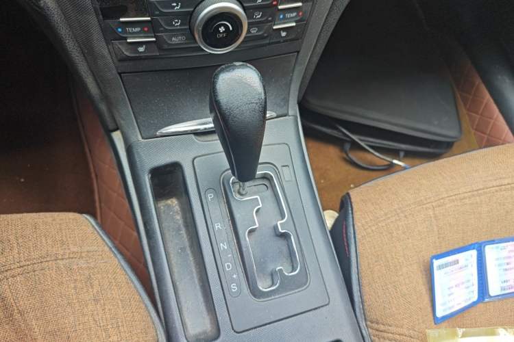 Used Bestune B70 2014 2.0L automatic luxury version Gear Lever