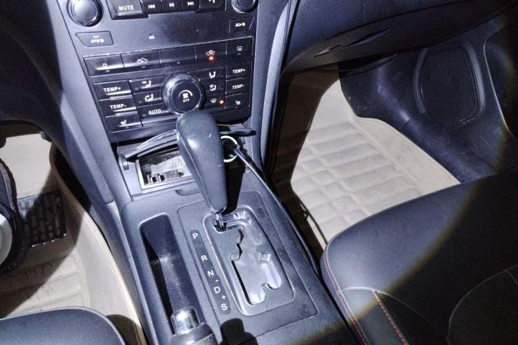 Used Bestune B70 2014 2.0L automatic luxury version Gear Lever