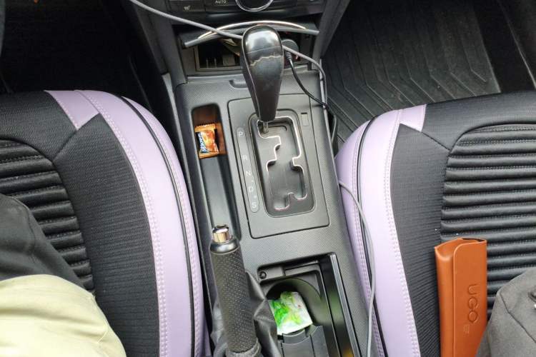 Used Bestune B70 2014 2.0L automatic comfort version Gear Lever