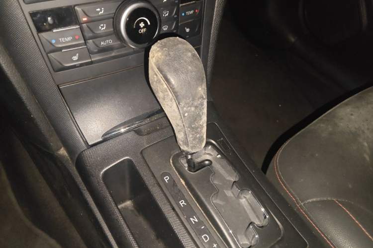 Used Bestune B70 2014 2.0L automatic luxury version Gear Lever