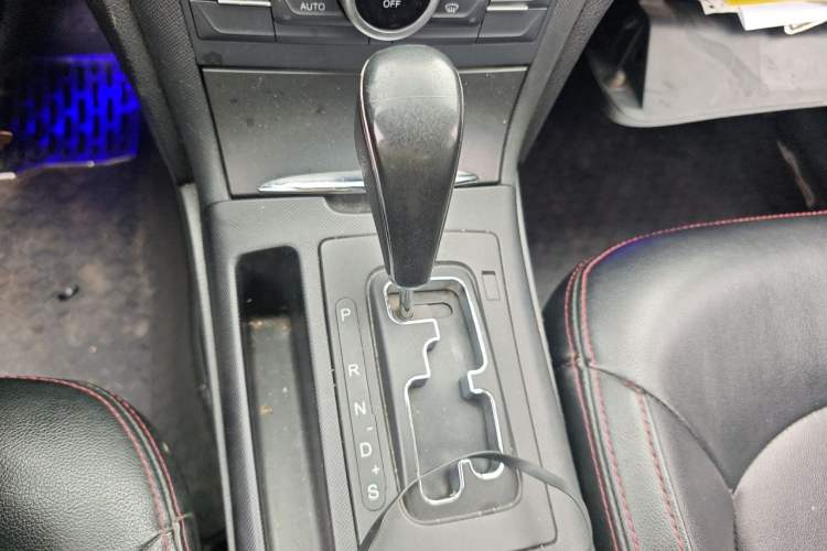 Used Bestune B70 2014 2.0L automatic comfort version Gear Lever