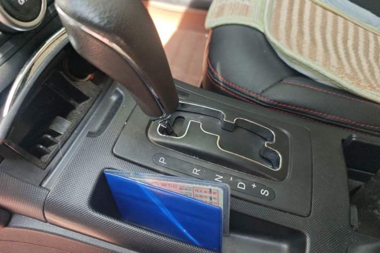 Used Bestune B70 2014 2.0L automatic comfort version Gear Lever