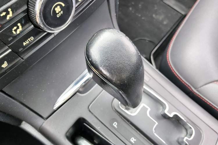 Used Bestune B70 2014 2.0L automatic luxury version Gear Lever