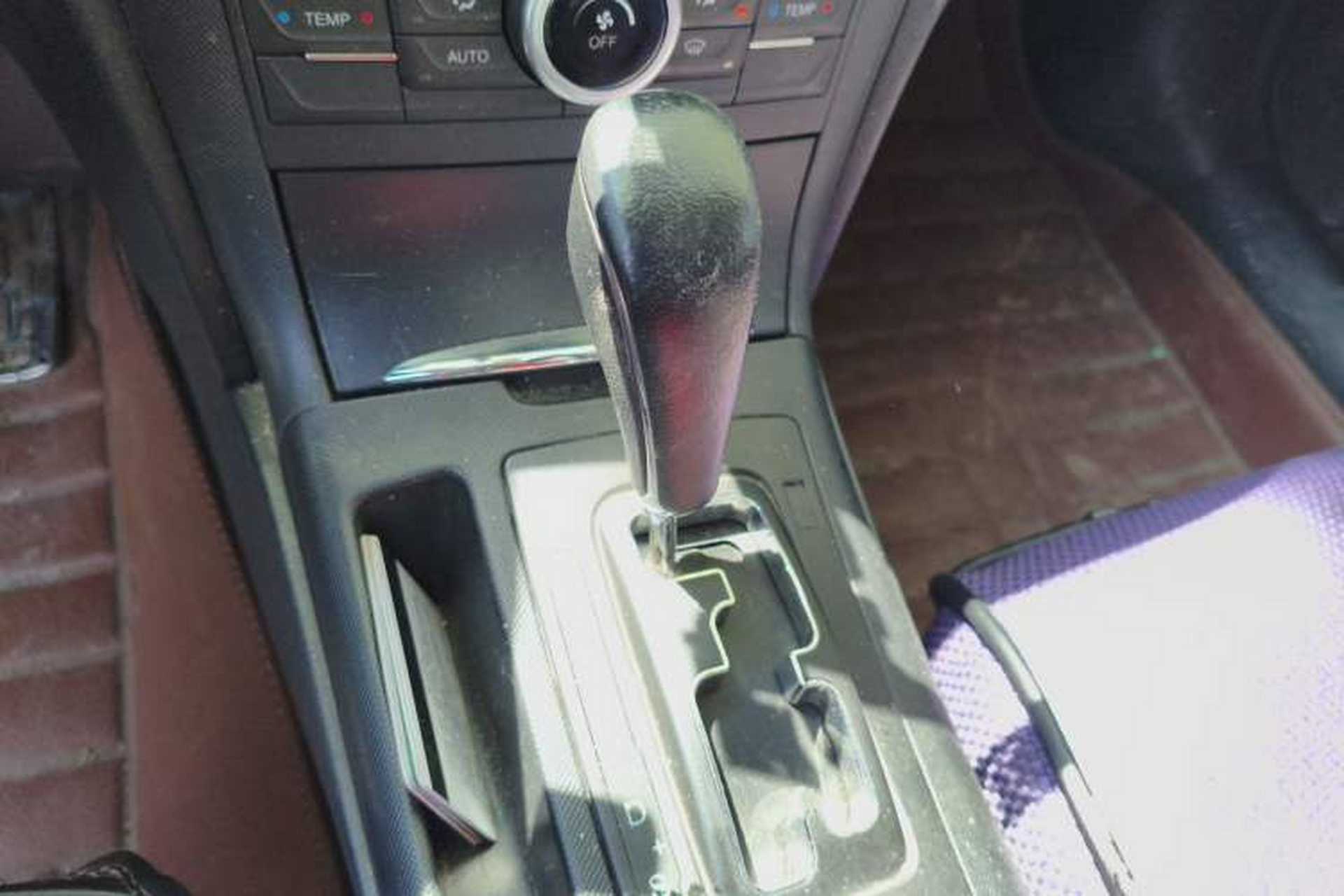 Used Bestune B70 2014 2.0L automatic comfort version Gear Lever