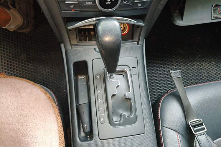 Used Bestune B70 2014 1.8T Automatic Sport Luxury Model Gear Lever