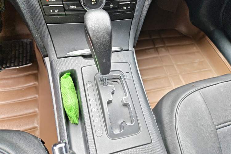 Used Bestune B70 2014 2.0L automatic comfort version Gear Lever
