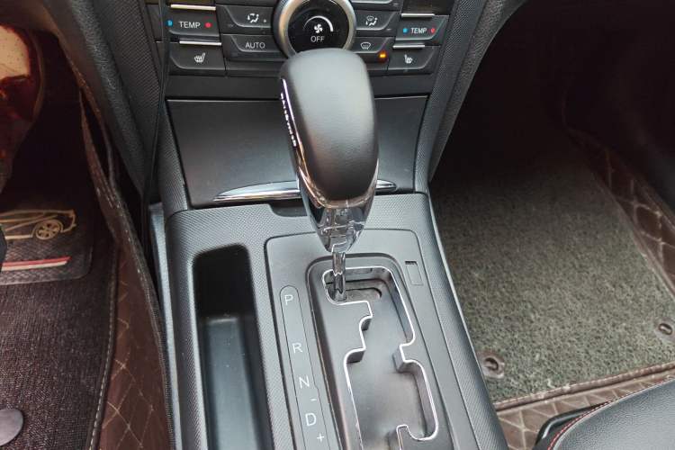 Used Bestune B70 2014 2.0L automatic luxury version Gear Lever