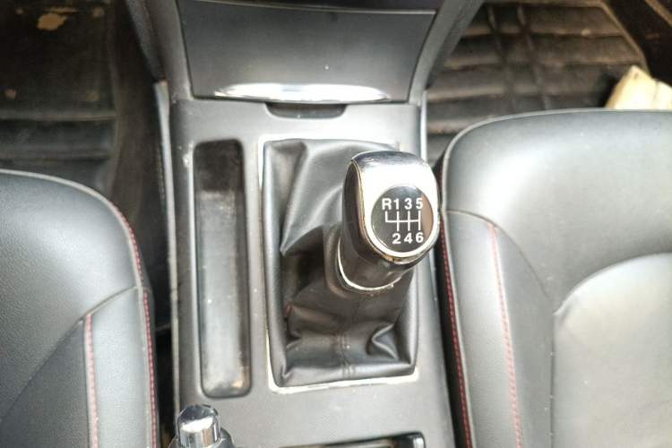 Used Bestune B70 2014 2.0L manual luxury version Gear Lever