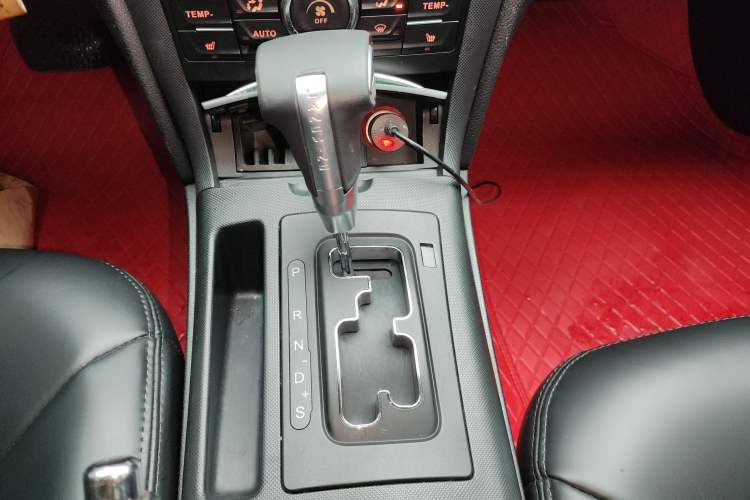 Used Bestune B70 2014 2.0L automatic comfort version Gear Lever