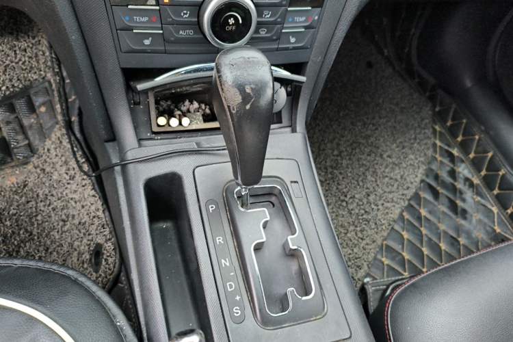 Used Bestune B70 2014 1.8T Automatic Sport Luxury Model Gear Lever
