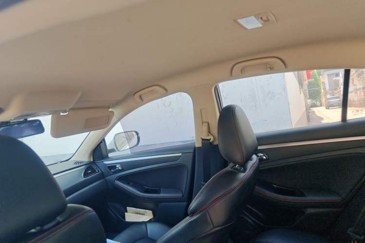 Used Bestune B70 2014 2.0L automatic comfort version Headliner