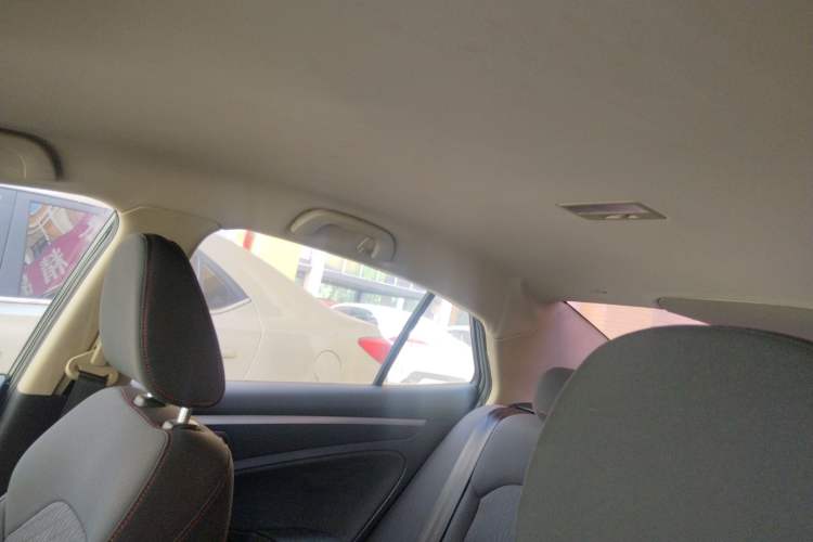 Used Bestune B70 2014 2.0L automatic comfort version Headliner