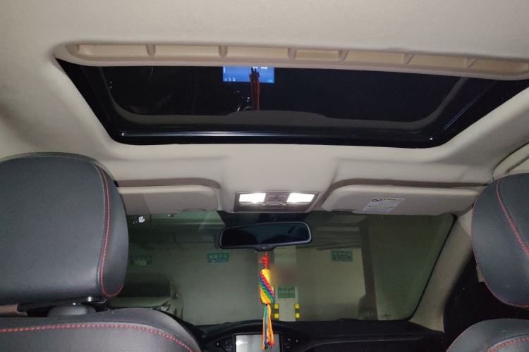 Used Bestune B70 2014 2.0L automatic luxury version Headliner
