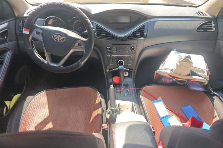 Used Bestune B70 2014 2.0L automatic comfort version Headliner