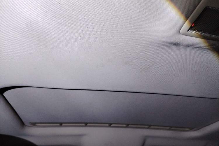 Used Bestune B70 2014 2.0L automatic luxury version Headliner